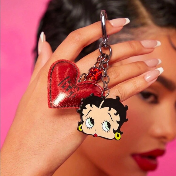 ❤️NEW Betty Boop Red Heart Keychain/Bag Charm❤️ - Picture 1 of 3